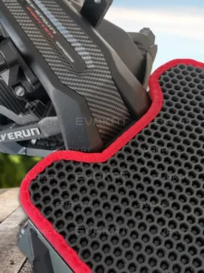 Коврик для самоката Teverun Fighter Supreme 7260R черный с красным.