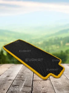 Коврик для самоката Kugoo Kirin G2 MAX черный с желтым. Коврик для самоката Kugoo Kirin G2 MAX черный с желтым.