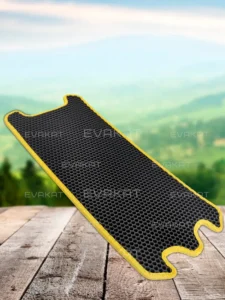Коврик для самокат Kugoo LX11+ черный с желтым Lite. Коврик для самокат Kugoo LX11+ черный с желтым Lite.