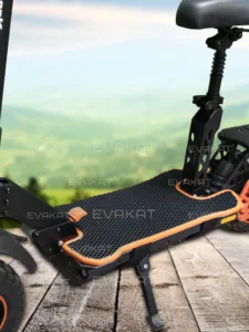 Коврик для самоката Kugoo Kirin M5 Pro с сиденьем, черный с оранжевым.