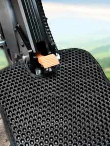 Коврик для самоката Kugoo Kirin M5 Pro без сиденья, черный. Коврик для самоката Kugoo Kirin M5 Pro без сиденья, черный.